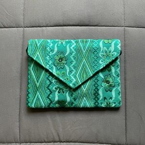 HANDMADE EMBROIDERED CLUTCH/BAG